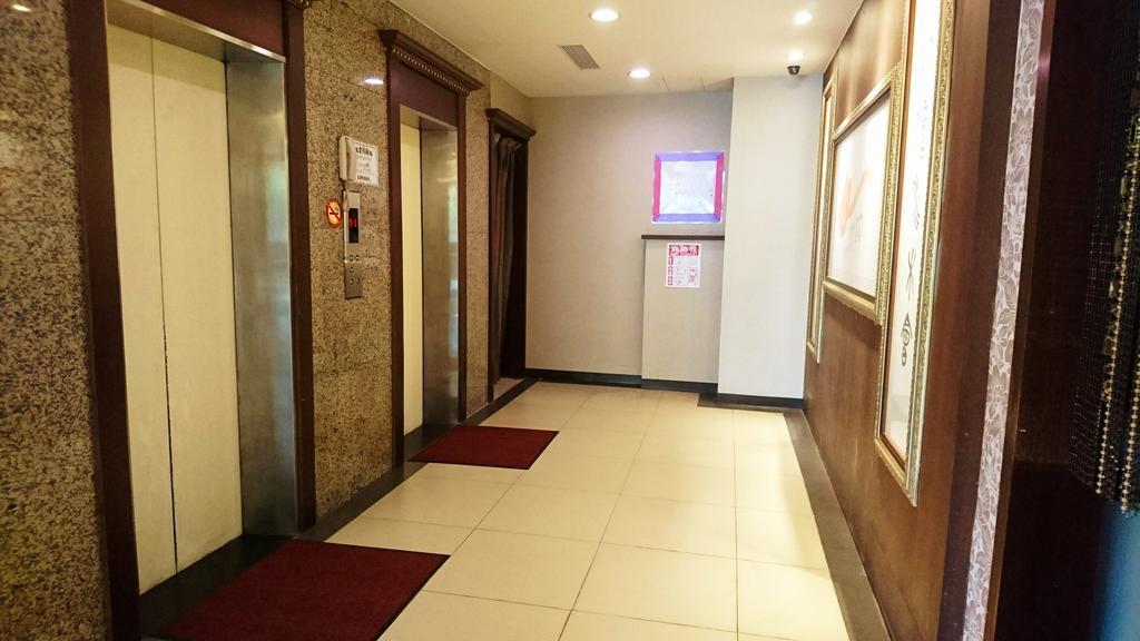 Metropolis Hotel Taoyuan Bagian luar foto