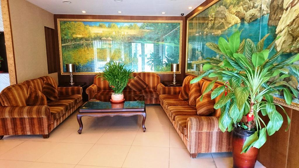 Metropolis Hotel Taoyuan Bagian luar foto